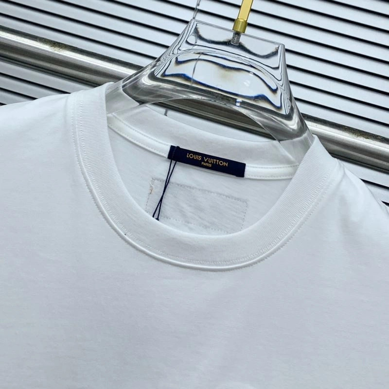 WellDesigned Louis Vuitton T-Shirts 135415
