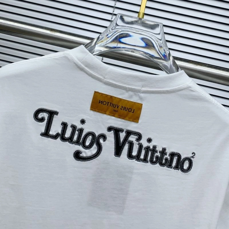 WellDesigned Louis Vuitton T-Shirts 135415
