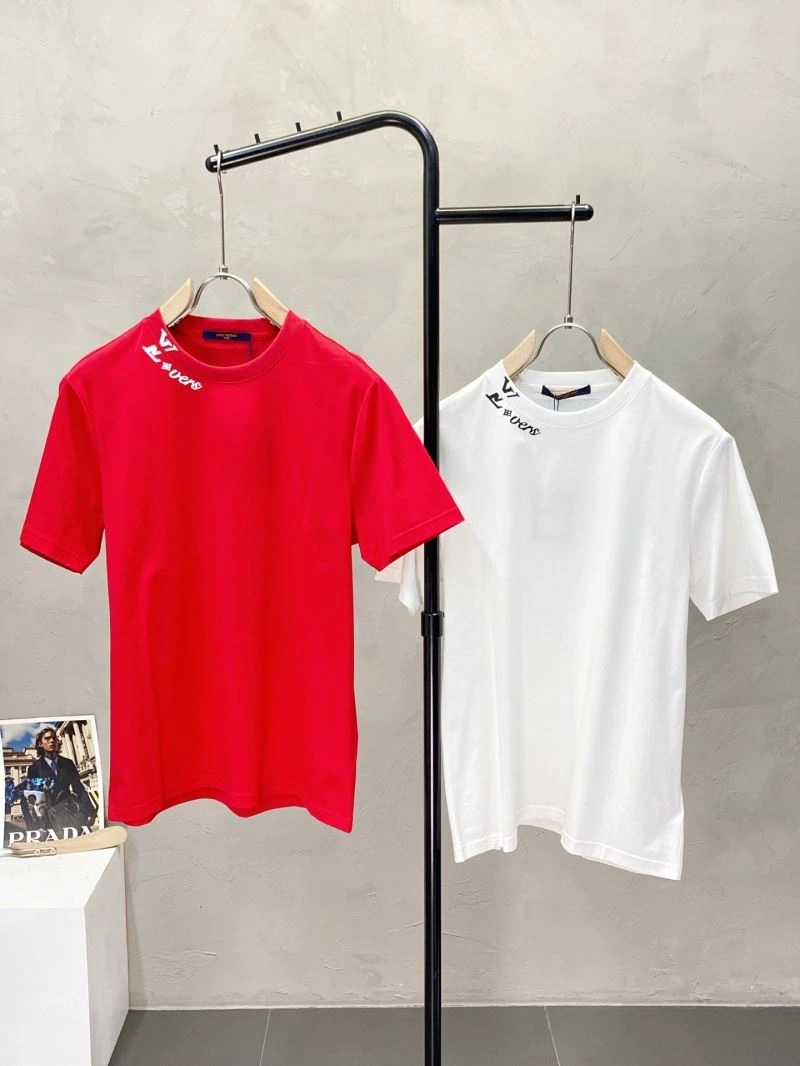 Louis Vuitton T-Shirts FashionForward 135423