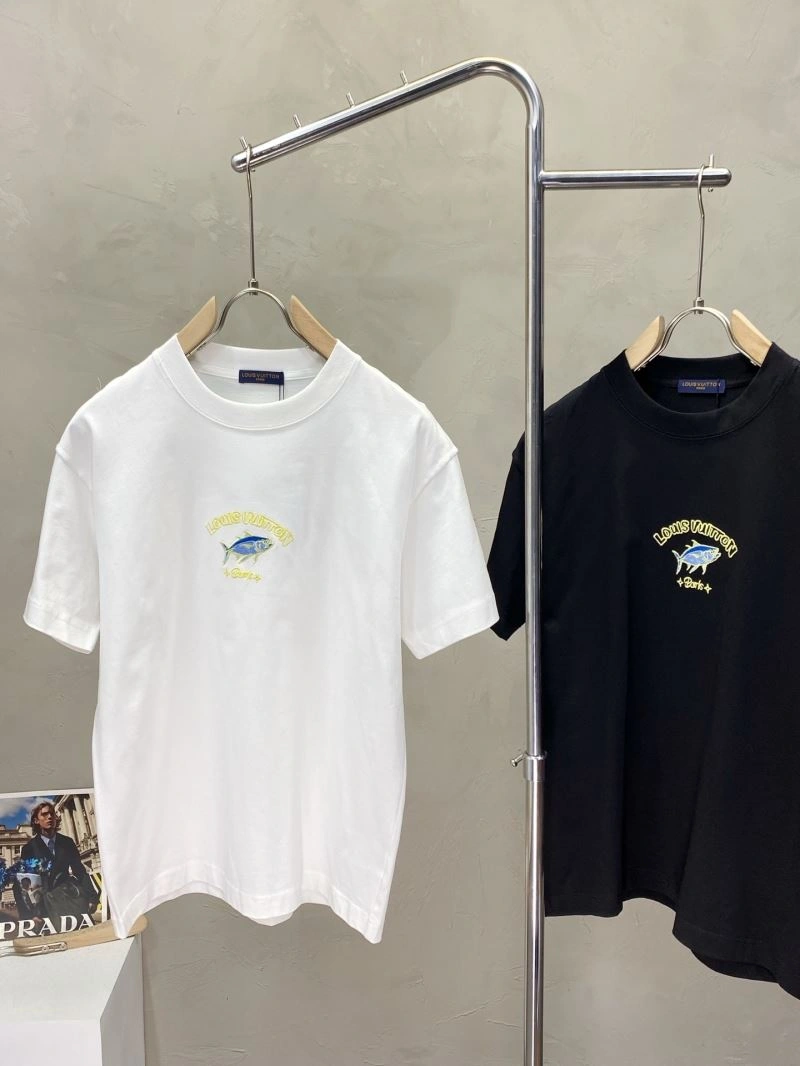 Louis Vuitton T-Shirts FashionForward 135399