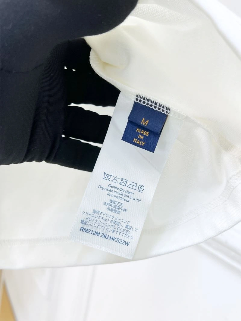 Louis Vuitton T-Shirts Trendsetting 135416