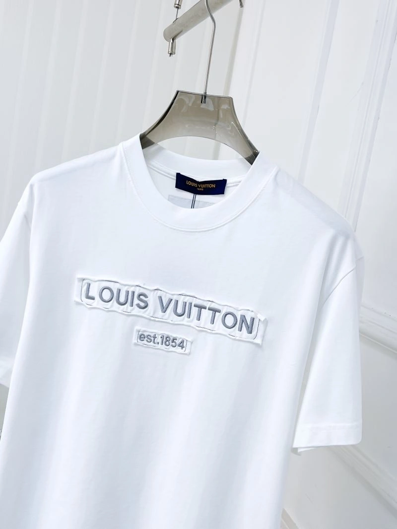 Resilient Louis Vuitton T-Shirts 135402