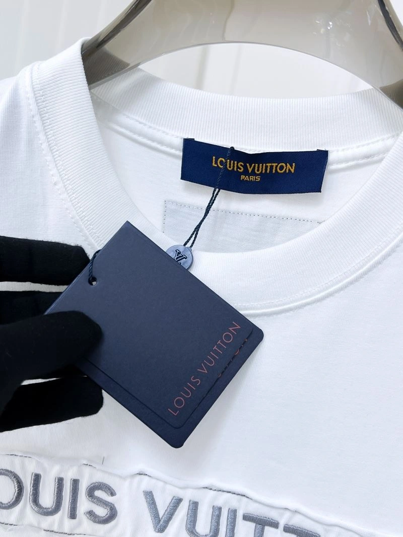 Resilient Louis Vuitton T-Shirts 135402