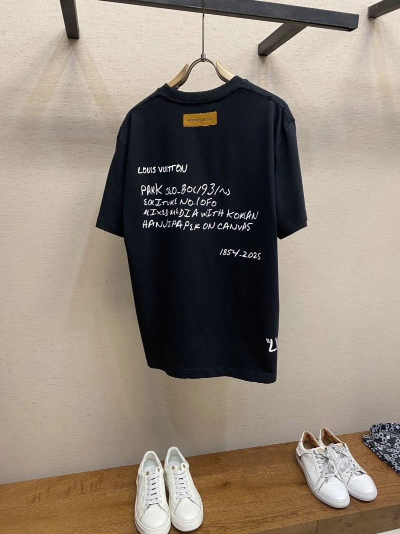 Louis Vuitton T-Shirts Snug 135397