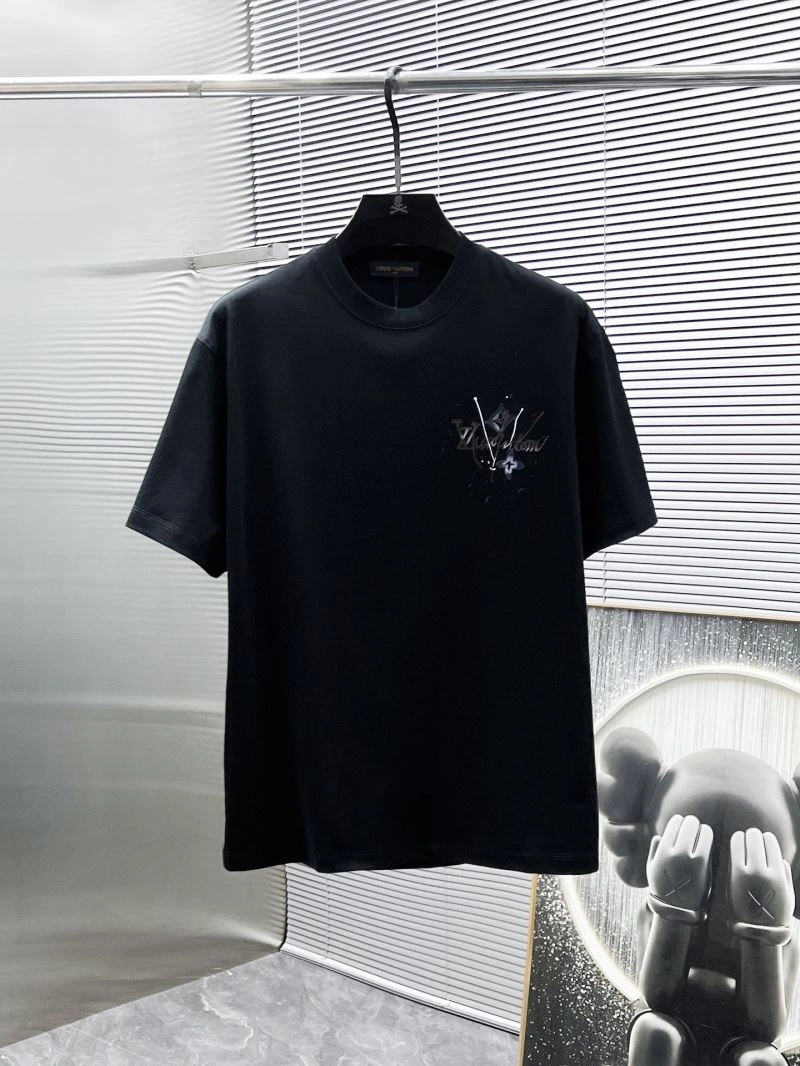 Trendsetting Louis Vuitton T-Shirts 135386