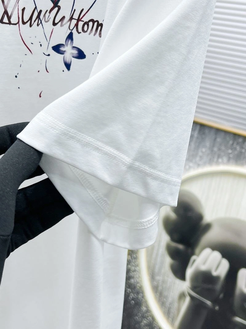 Trendsetting Louis Vuitton T-Shirts 135386