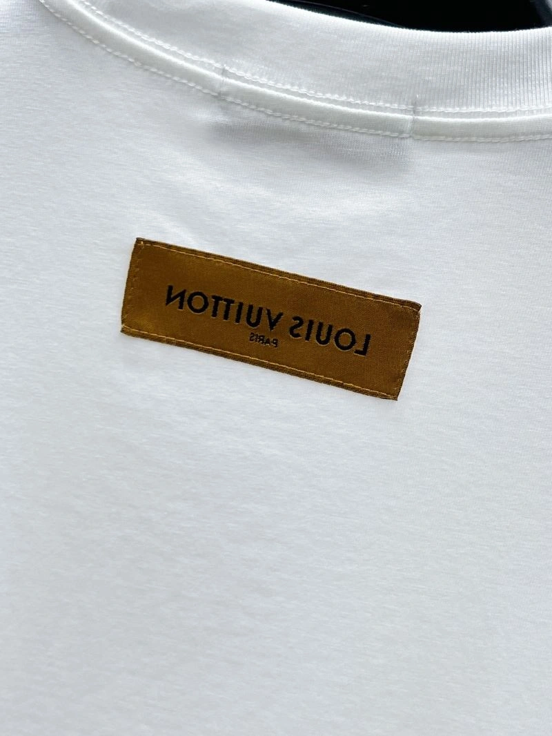 WellDesigned Louis Vuitton T-Shirts 135377