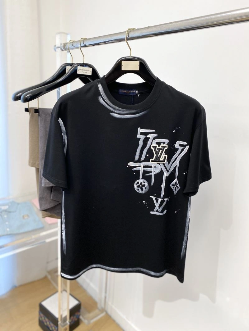 Louis Vuitton T-Shirts Trendy 135369
