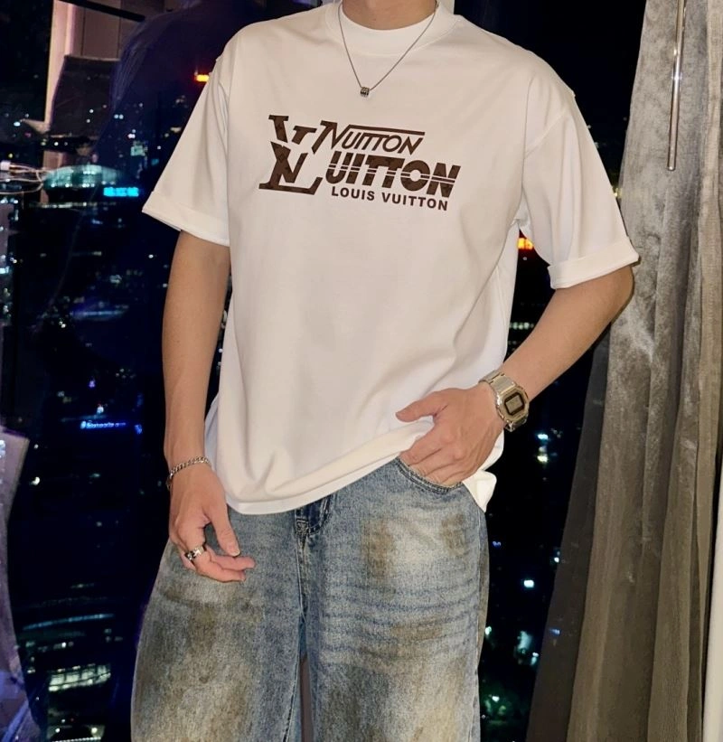Louis Vuitton T-Shirts WeatherProof 135380