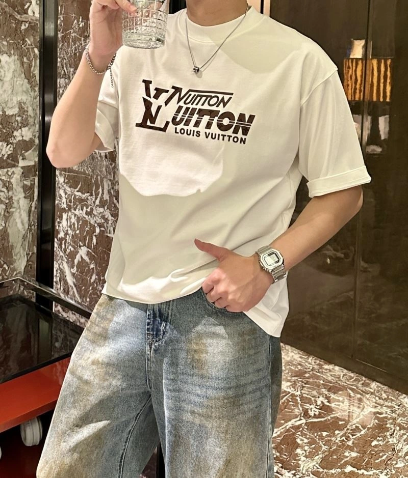 Louis Vuitton T-Shirts WeatherProof 135380