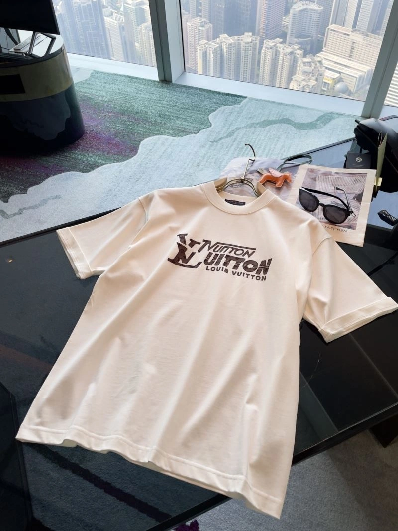 Louis Vuitton T-Shirts WeatherProof 135380