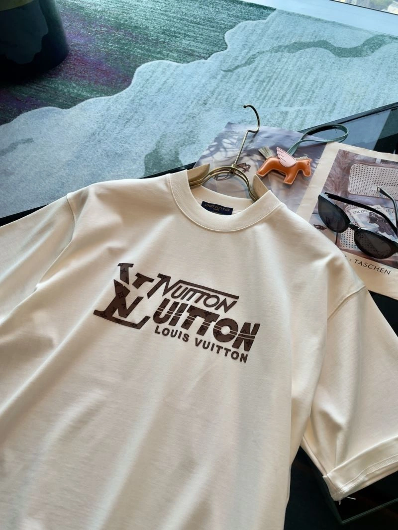 Louis Vuitton T-Shirts WeatherProof 135380