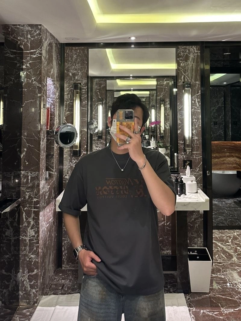 Louis Vuitton T-Shirts Reliable 135383