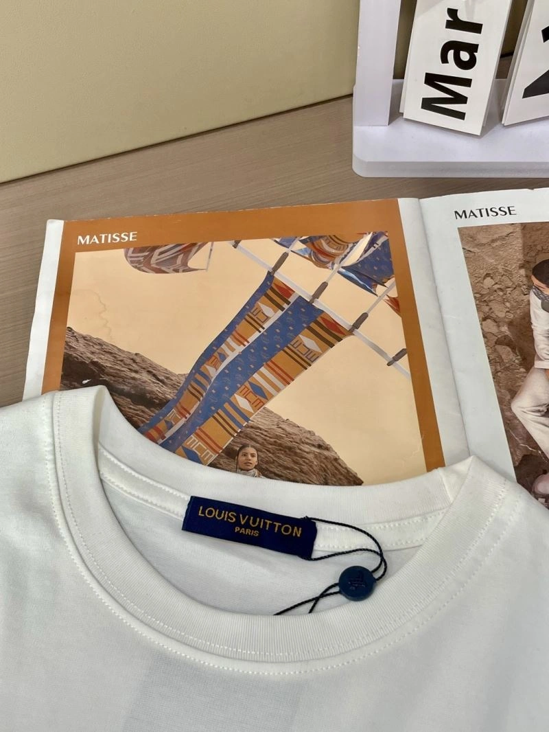 Practical Louis Vuitton T-Shirts 135385