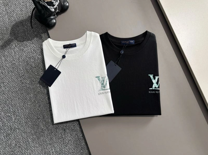Bright Louis Vuitton T-Shirts 135384