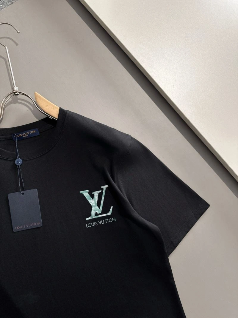 Bright Louis Vuitton T-Shirts 135384