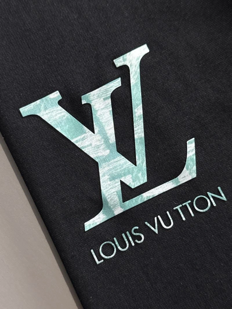 Bright Louis Vuitton T-Shirts 135384