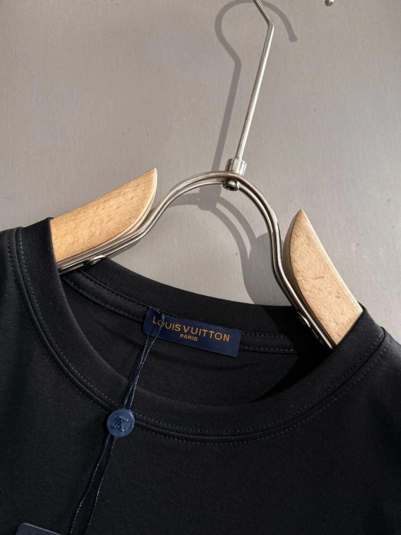 Bright Louis Vuitton T-Shirts 135384