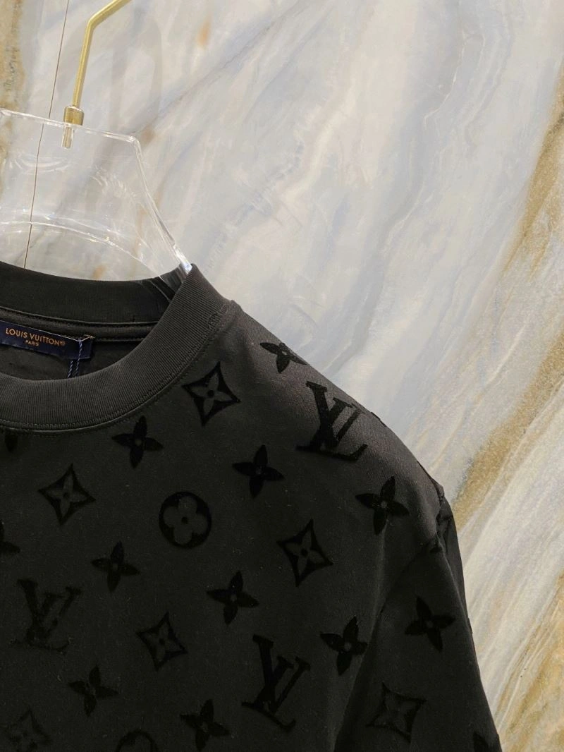 Affordable Louis Vuitton T-Shirts 135375
