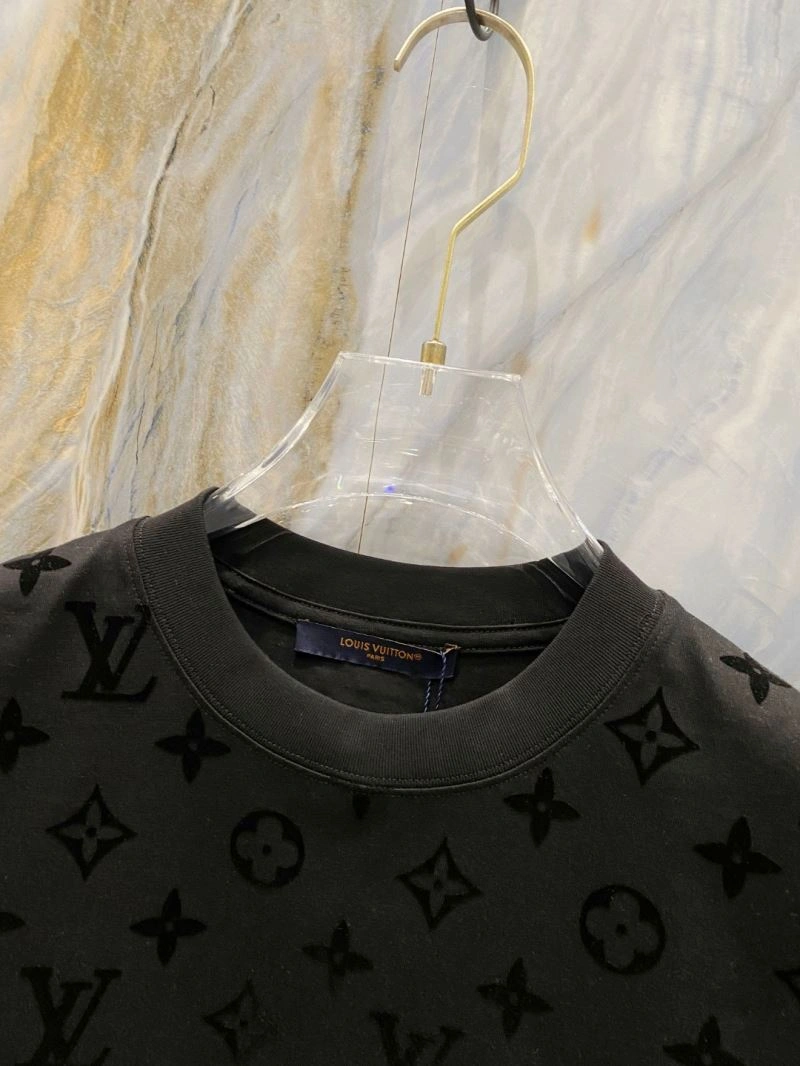 Affordable Louis Vuitton T-Shirts 135375