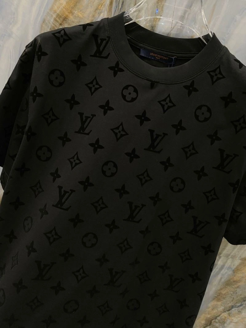 Affordable Louis Vuitton T-Shirts 135375