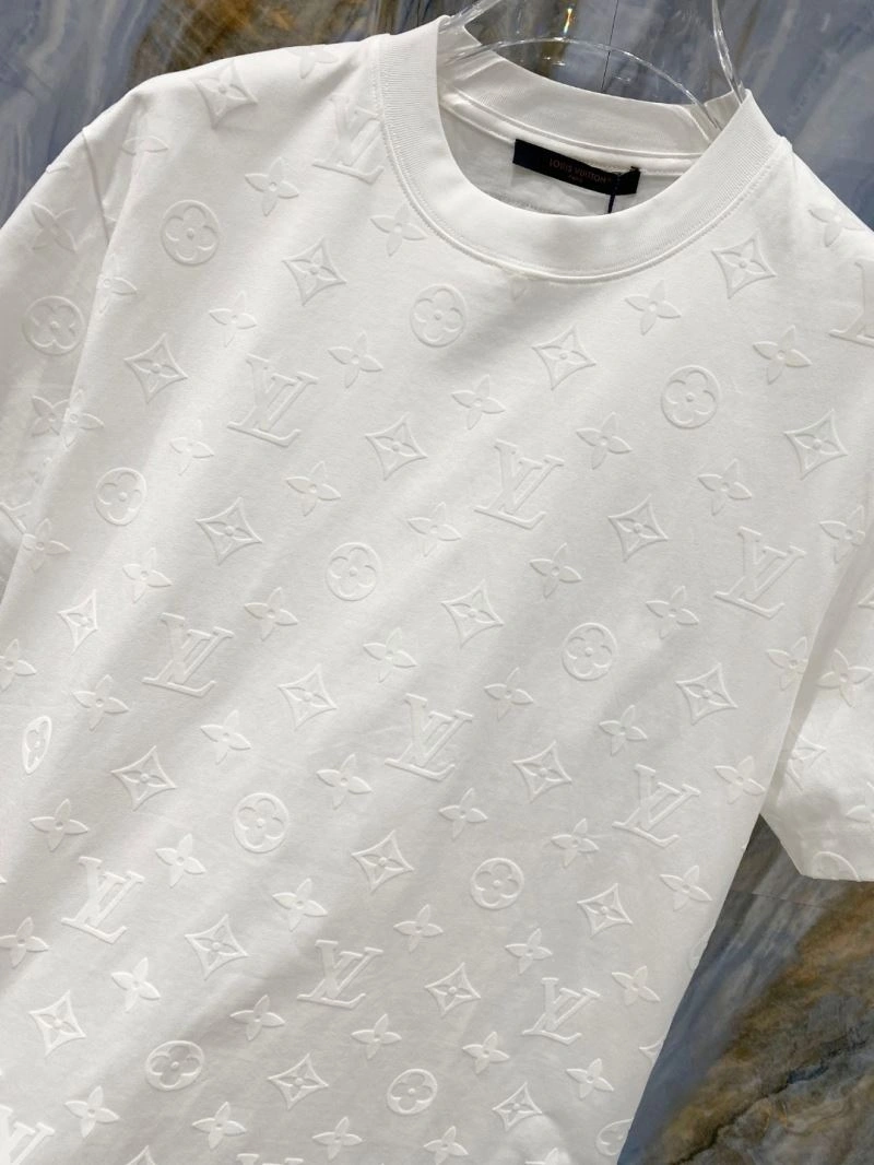 Louis Vuitton T-Shirts Sleek 135368