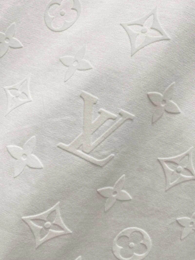 Louis Vuitton T-Shirts Sleek 135368