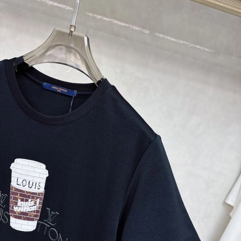 Lightweight Louis Vuitton T-Shirts 135362