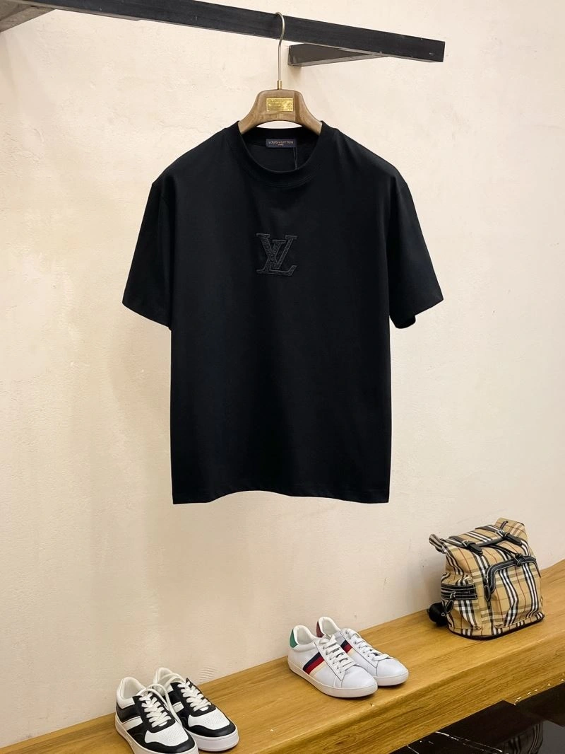 Flexible Louis Vuitton T-Shirts 135365
