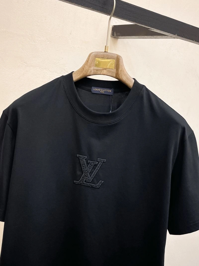 Flexible Louis Vuitton T-Shirts 135365