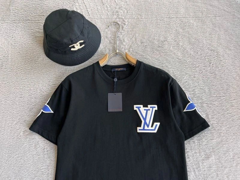 Louis Vuitton T-Shirts OdorResistant 135356