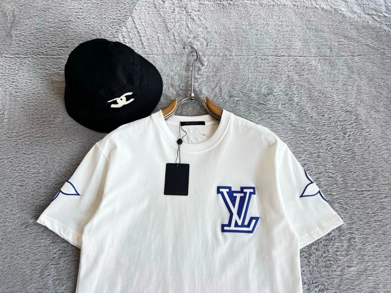 Louis Vuitton T-Shirts Chic 135352