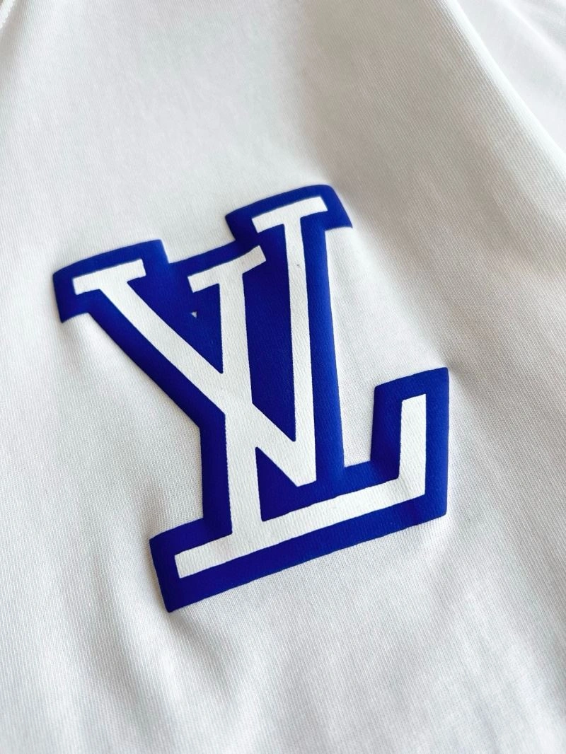 Louis Vuitton T-Shirts Chic 135352