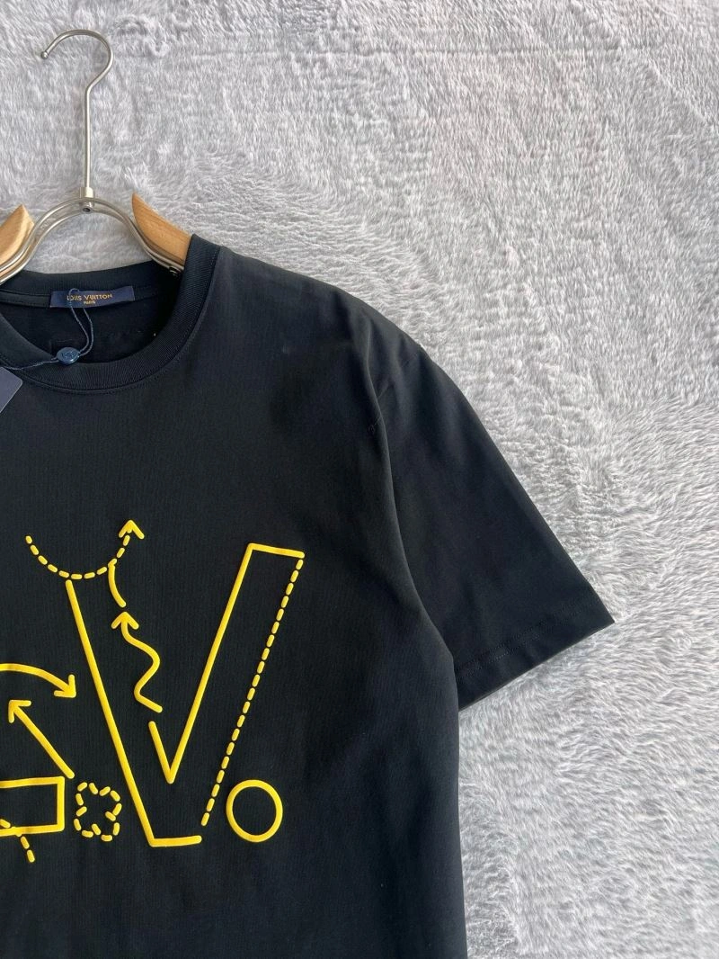 WellDesigned Louis Vuitton T-Shirts 135355