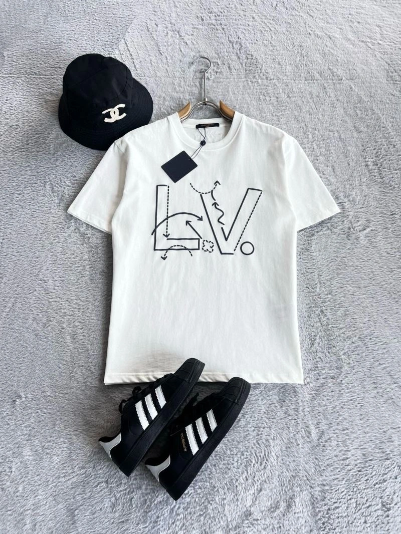 Effortless Louis Vuitton T-Shirts 135354