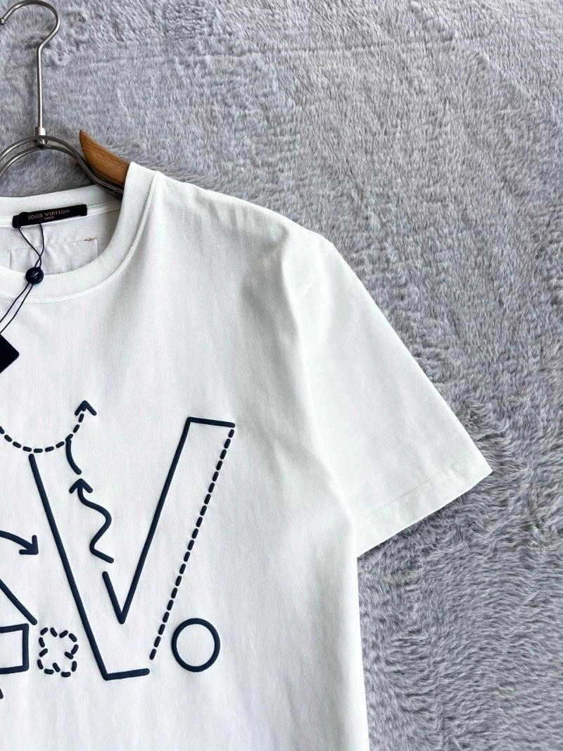 Effortless Louis Vuitton T-Shirts 135354