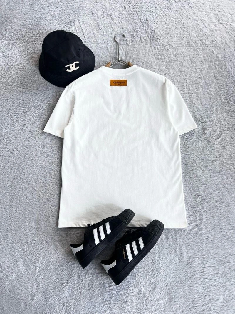 Effortless Louis Vuitton T-Shirts 135354