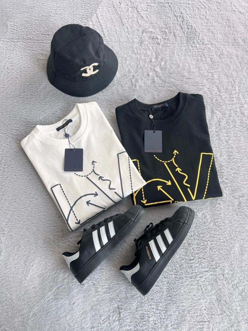 Effortless Louis Vuitton T-Shirts 135354