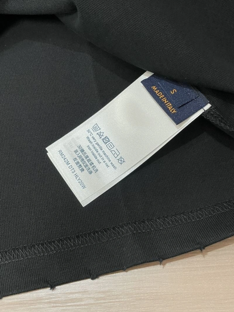 Unisex Louis Vuitton T-Shirts 135351