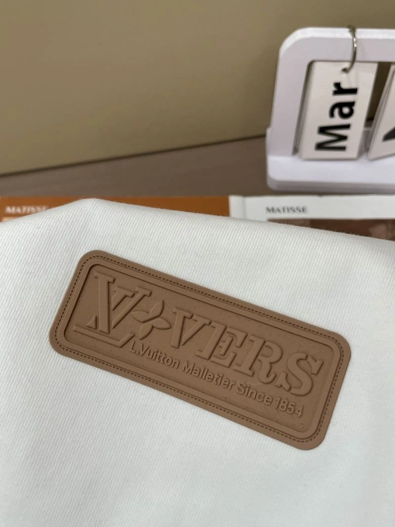 Supportive Louis Vuitton T-Shirts 135387