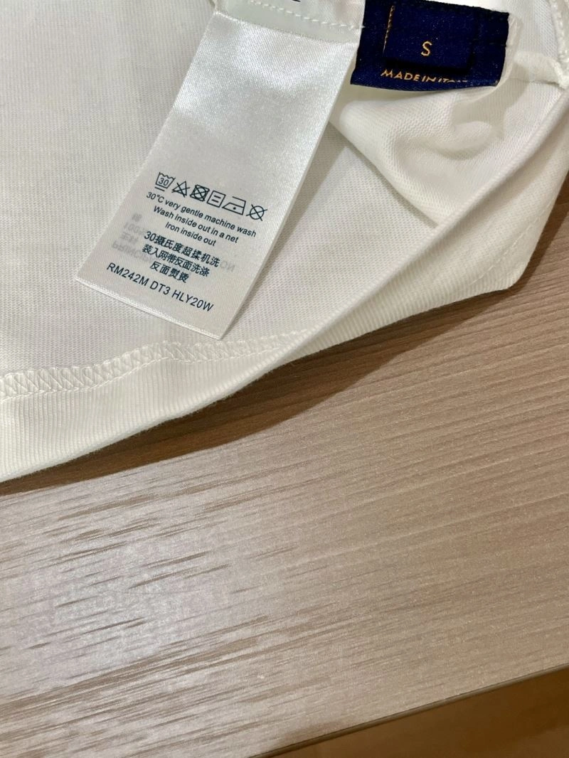 SmoothTexture Louis Vuitton T-Shirts 135350