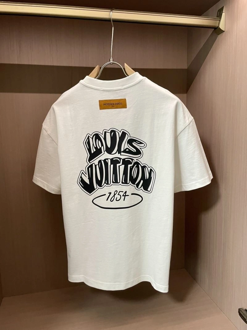 Bright Louis Vuitton T-Shirts 135349