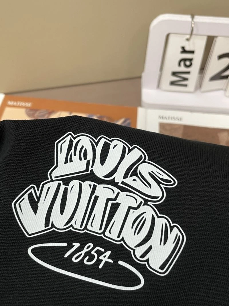 Bright Louis Vuitton T-Shirts 135349