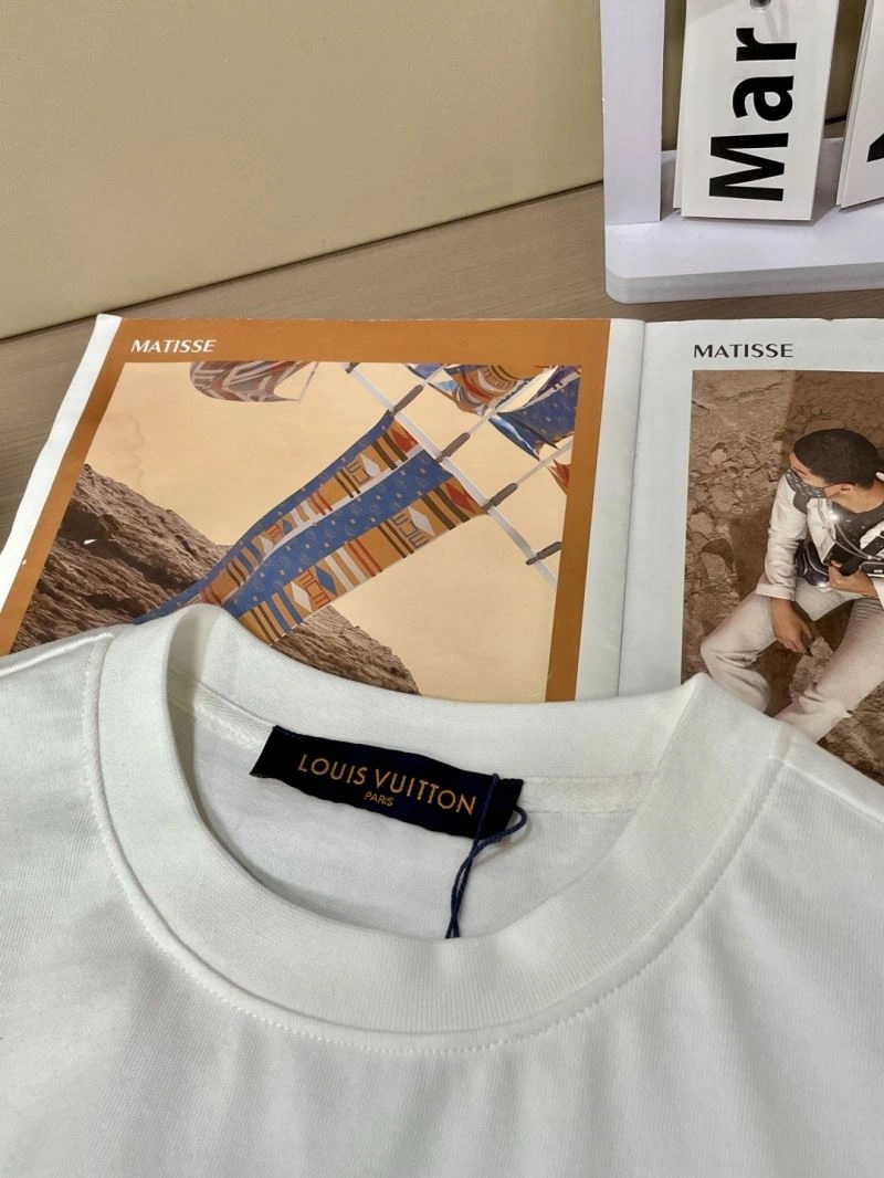 Louis Vuitton T-Shirts Flexible 135347