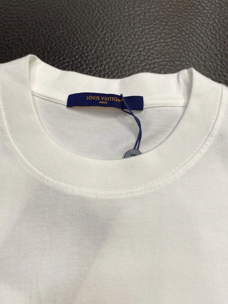 Louis Vuitton T-Shirts Neat 135344