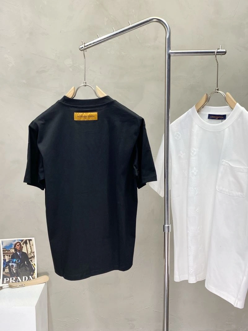 Louis Vuitton T-Shirts Elegant 135345