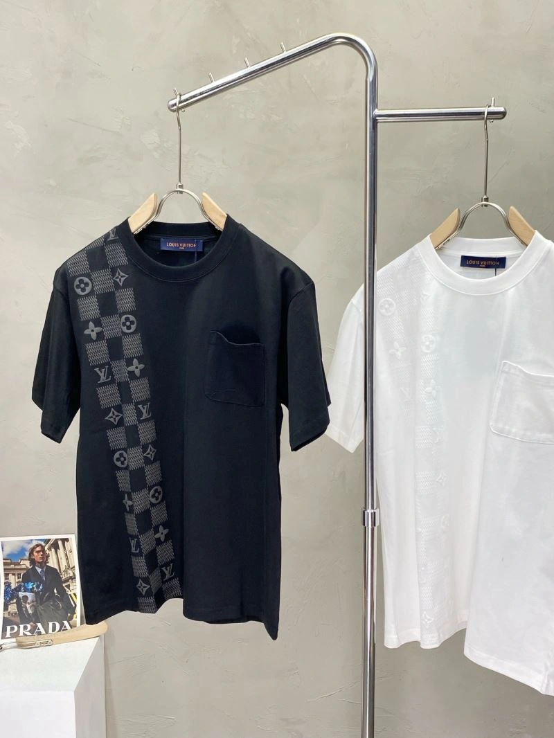 Louis Vuitton T-Shirts Elegant 135345