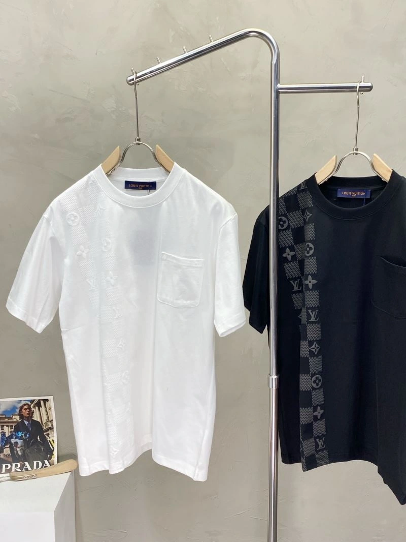 Louis Vuitton T-Shirts Elegant 135345