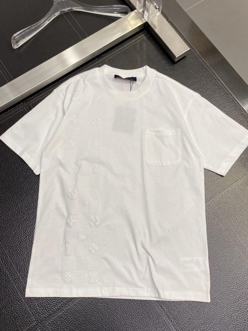 Louis Vuitton T-Shirts Elegant 135345