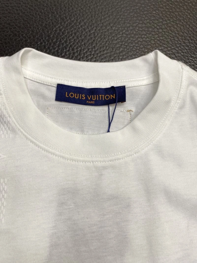 Louis Vuitton T-Shirts Elegant 135345